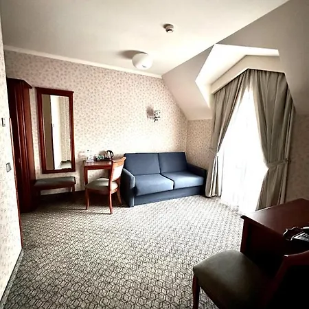 호텔 Hotel&spa Stary Basen Swimming Pool 3*