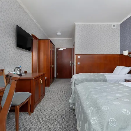 Hotel&spa Stary Basen Swimming Pool Hotel 3*