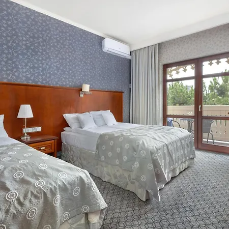 Hotel&spa Stary Basen Swimming Pool Hotel