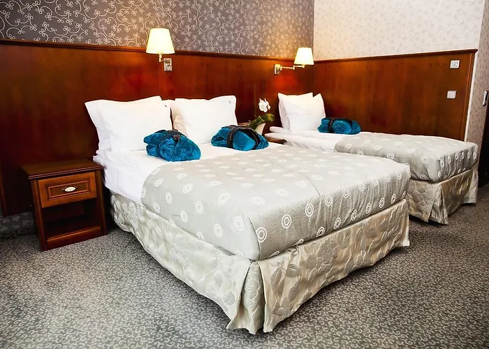 Hotel&spa Stary Basen Swimming Pool Szálloda