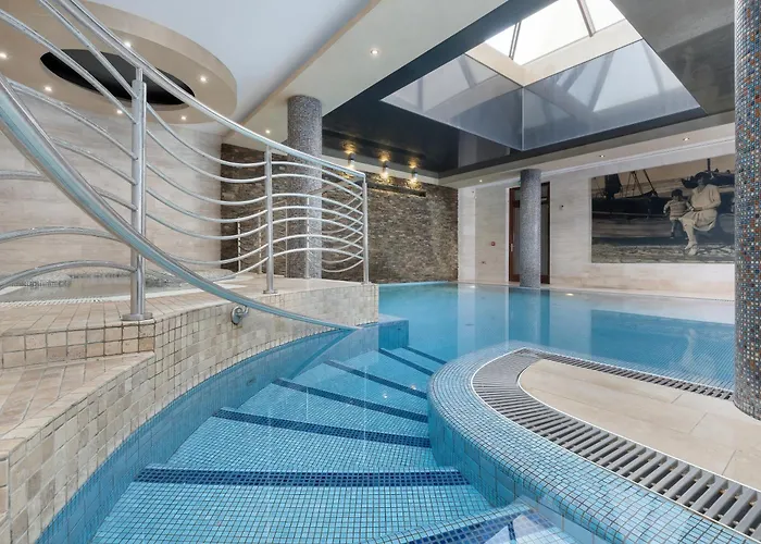 Hotel&spa Stary Basen Swimming Pool Hotel