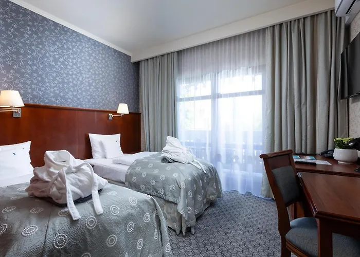 Hotel&spa Stary Basen Swimming Pool Szálloda Dziwnów